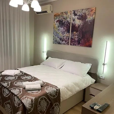 Apartment Middle Center Gallery 2 Skanderbeg Square