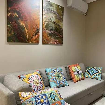 Middle Center Gallery 2 Skanderbeg Square Apartment