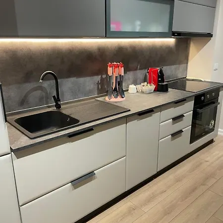 Middle Center Gallery 2 Skanderbeg Square Apartment *