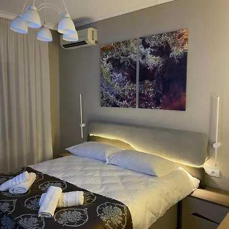 Middle Center Gallery 2 Skanderbeg Square Apartamento