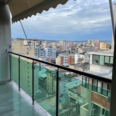 아파트 Middle Center Gallery 2 Skanderbeg Square